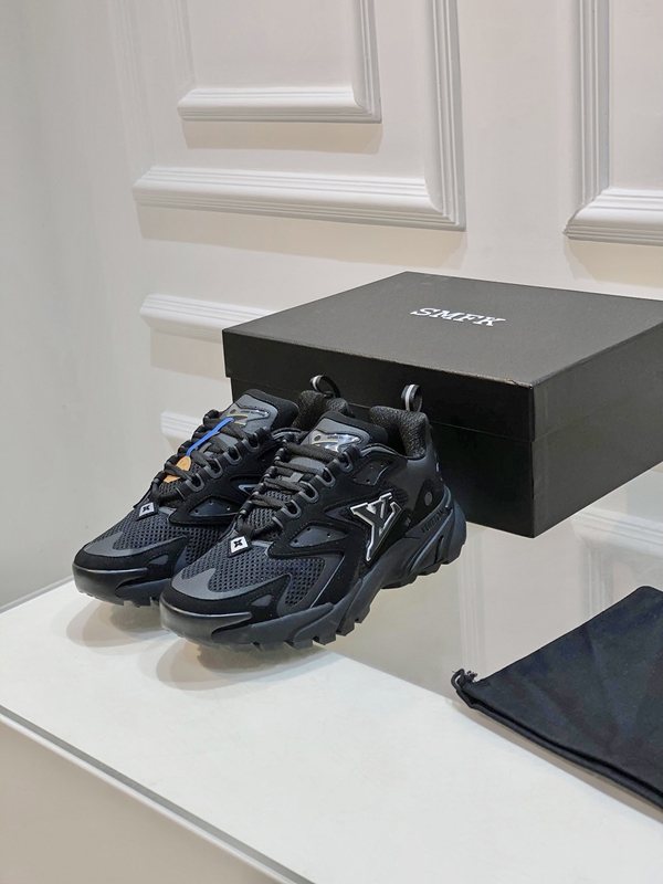 ルイヴィトン靴背面デザイン